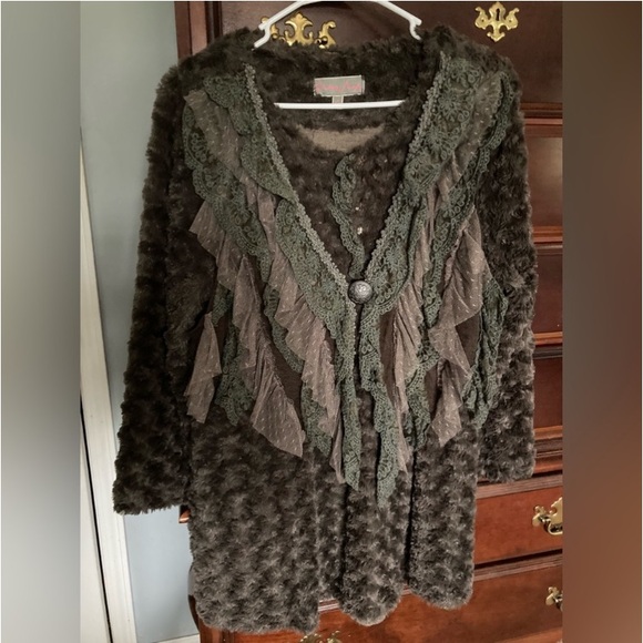 Pretty Angel Sweater - Picture 2 of 5